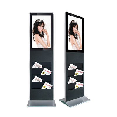 Freier Stand, der Anzeigen-Kiosk der Anzeigen-Totem-digitalen Beschilderung annonciert